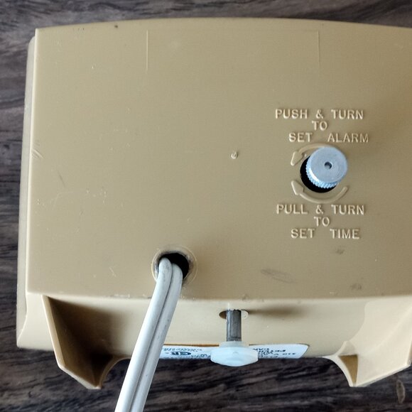 Vintage Dialite Magic Touch Alarm Electric Clock Magic Touch Westclox Canada - Picture 3 of 4